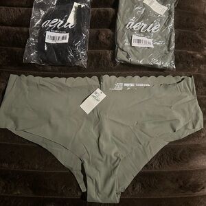 Aerie Scalloped Panties Bunde